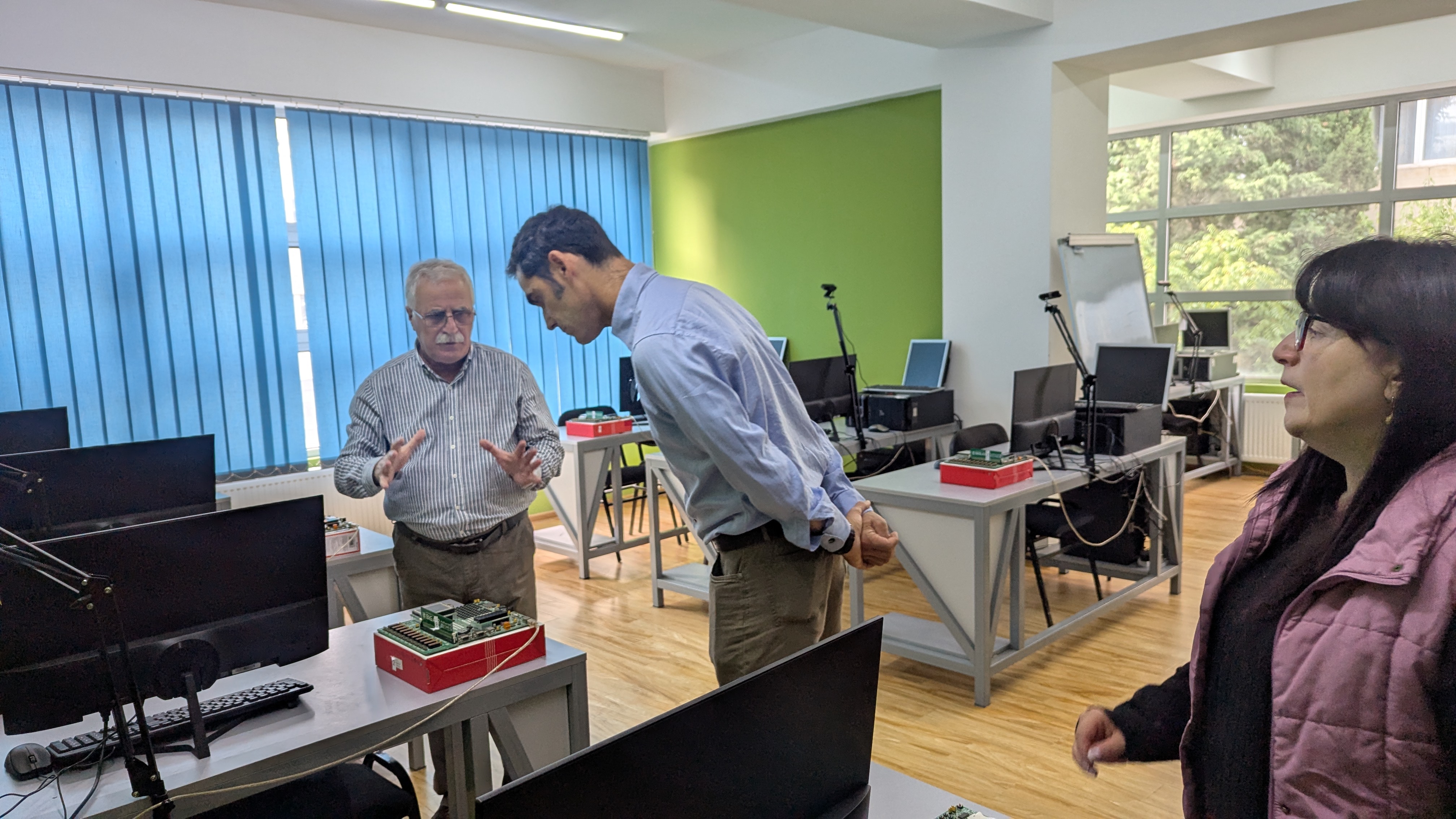 შეხვედრა პროექტის კონსულტანტთან